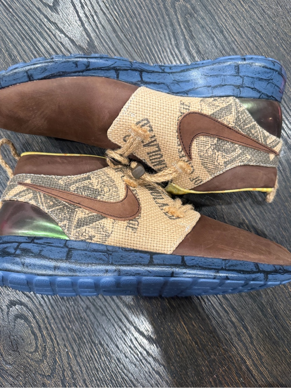 Nike Roshe Run The Boxtrolls Trollstrikes Size 10 BROWN